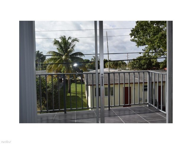 Foto del edificio - 16030 NE 19th Ct