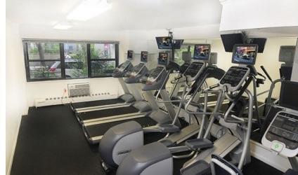 Foto del edificio - 330 E 46th St