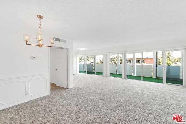 Foto del edificio - 825 S Gretna Green Way