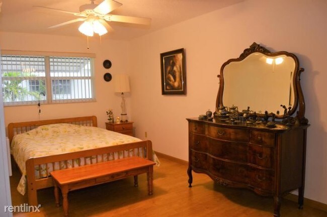 Building Photo - 2 br, 2 bath  - 7230 E Oakridge Cir