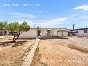 Building Photo - 3966 E Sylvane Dr
