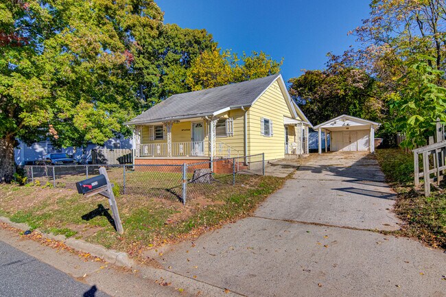 Building Photo - 3708 Hewitt St