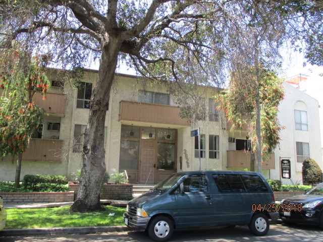 Primary Photo - 3625 Glendon Ave