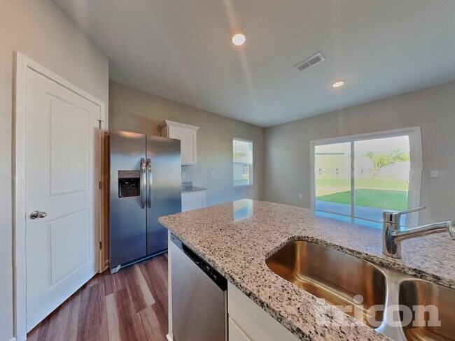 Foto del edificio - 152 Gladstone Loop