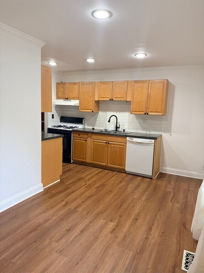 Foto del edificio - 2454 Devonshire Ct