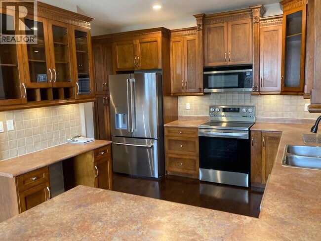 Photo du bâtiment - 10345-10244 244 St