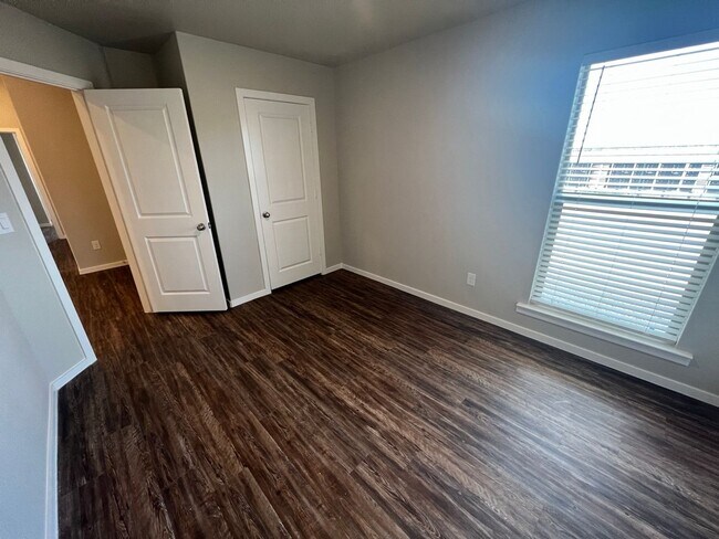 Foto del edificio - Willowbend - 2110 Kokomo Avenue