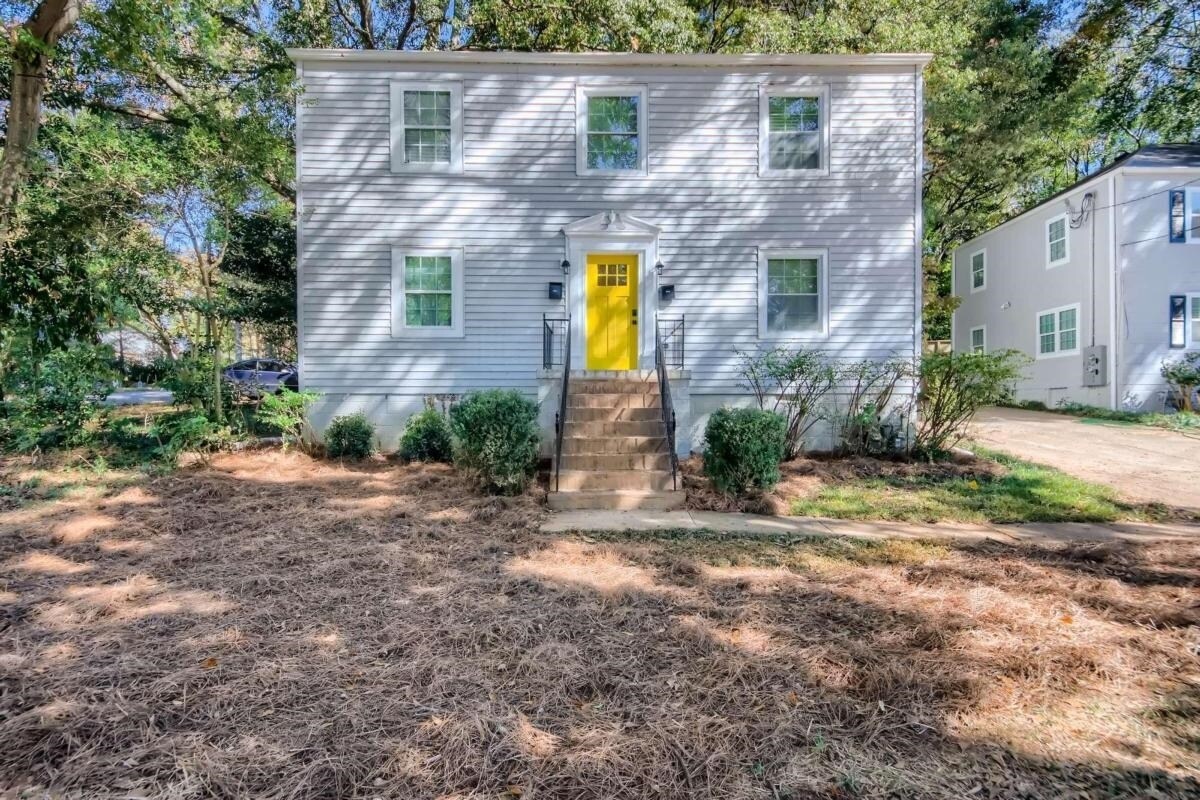 Primary Photo - 402 S Columbia Dr