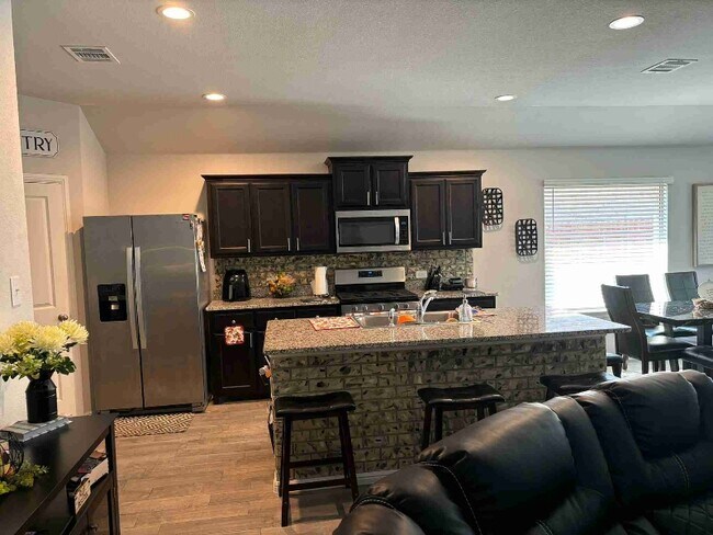 Building Photo - 9700 Snowbell Ln