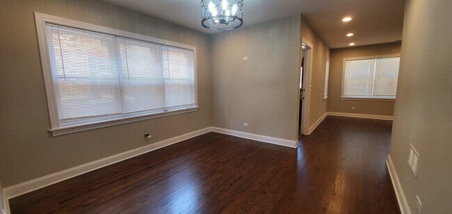 Building Photo - 4139 W Fletcher St