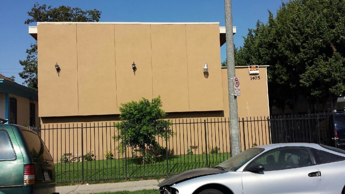 outside - 1405 S Catalina St