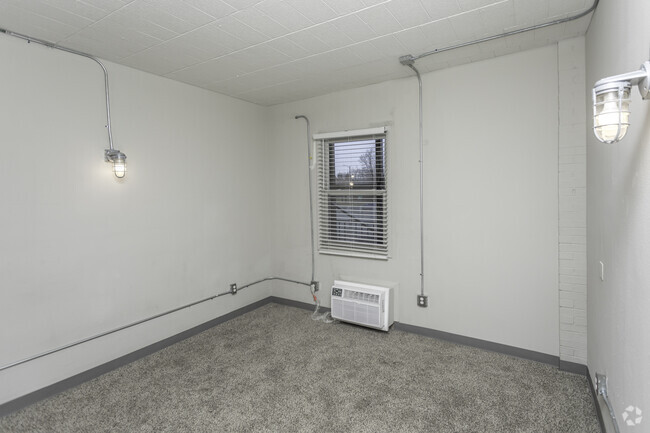 1BR, 1BA - 425 SF - Ferndale Flats