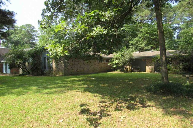 Building Photo - 115 Park Ln