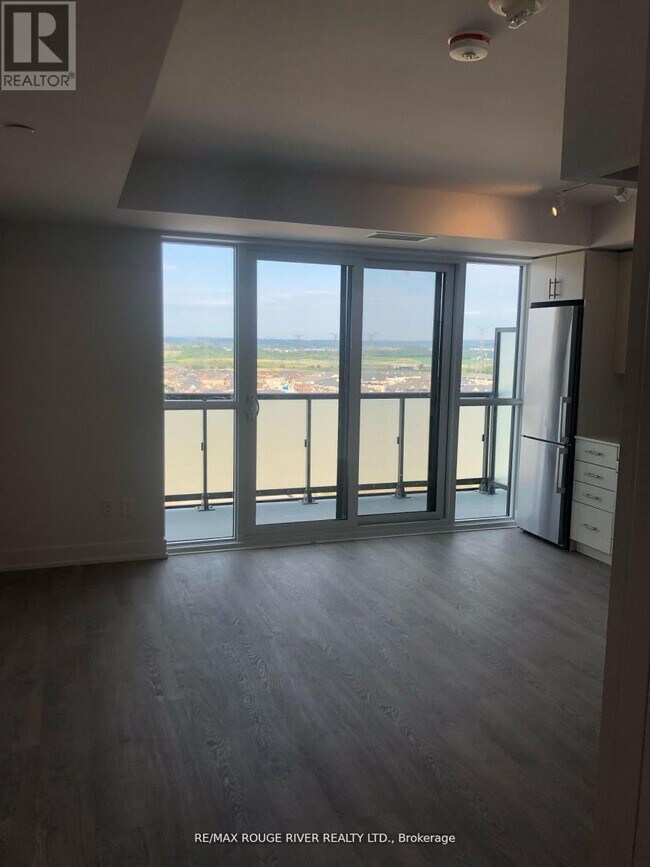 Photo du bâtiment - 2550-2550 Simcoe St N