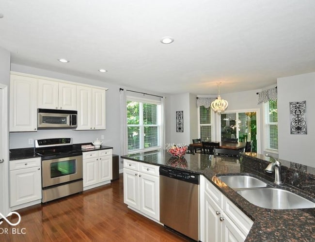 Building Photo - 14080 Plantation Wood Ln