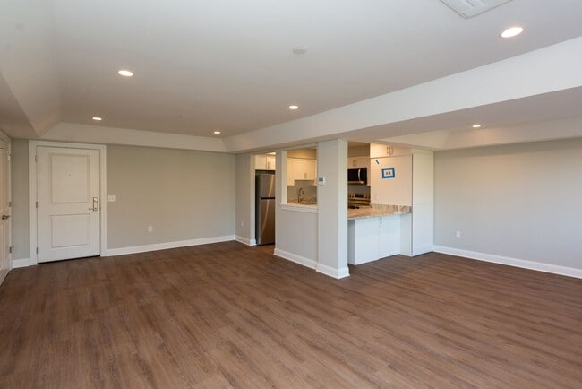 Interior Photo - 925 at North