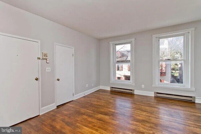 Foto del edificio - 308 N Market St