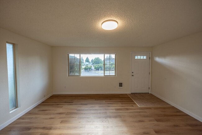 Photo - Just updated! - 2 Bedroom Condo in Washougal