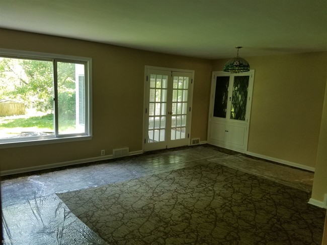 Building Photo - 4 br, 1.5 bath House - 2035 Jolly Rd