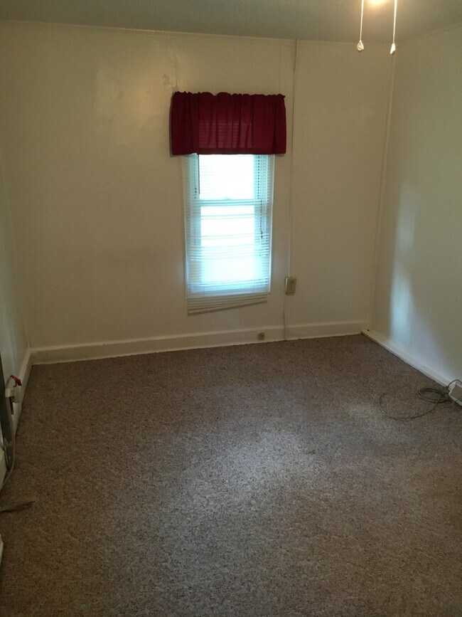 Building Photo - 1097 Burney Rd, Asheboro- 2 bdrm 1 ba home...