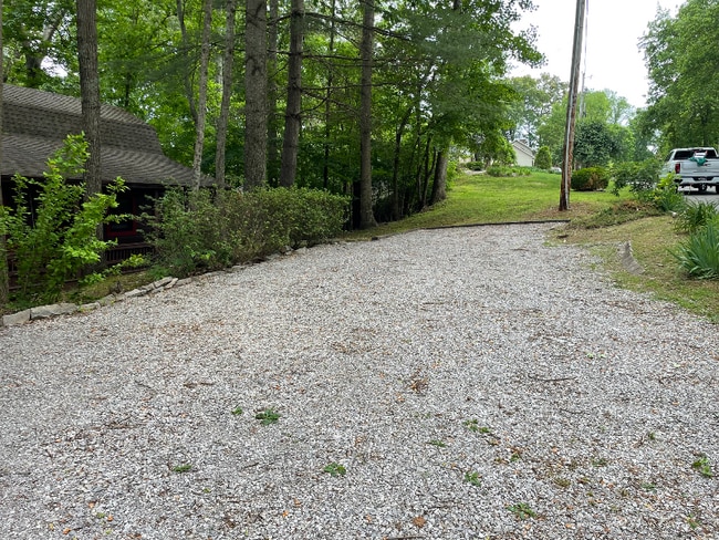 Building Photo - 516 Twin Rivers Dr