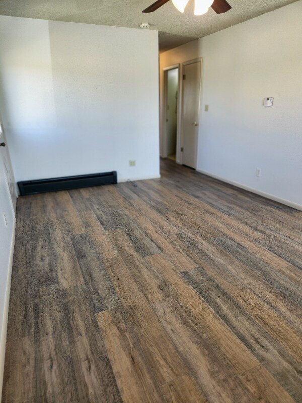 Building Photo - 447 Shire Dr