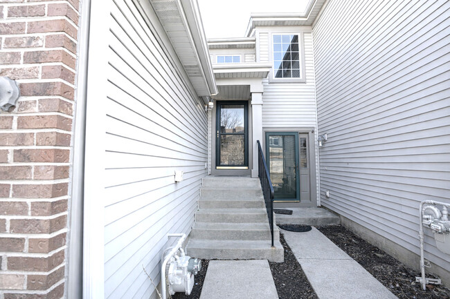 Building Photo - 1084 Park Hill Cir