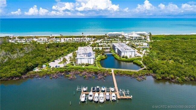 Foto del edificio - 3792 NE Ocean Blvd