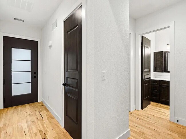 Foto del edificio - Lot 146