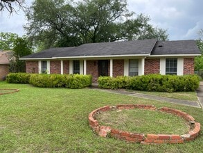 Building Photo - 242 Adler Dr