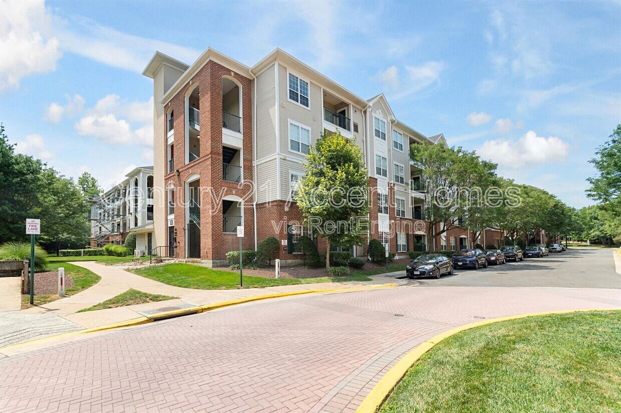 Foto del edificio - 4860 Eisenhower Ave