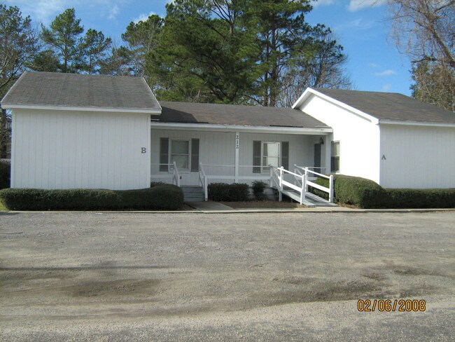 Building Photo - 212 Pinckney St S