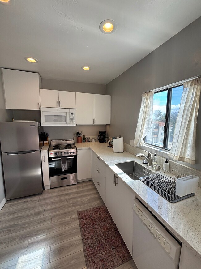 Foto del edificio - Golden Glen Apartments