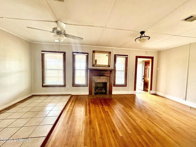 Foto del edificio - 13172 Post County Line Rd