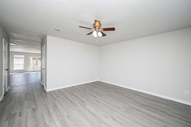 Building Photo - 6514 Kentwick Dr