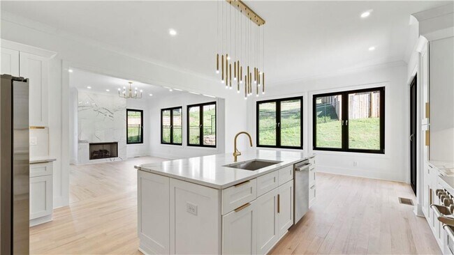 Foto del edificio - 3785 Lower Roswell Rd