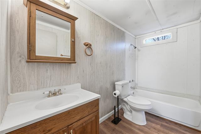 Building Photo - 1309 Oakridge Rd