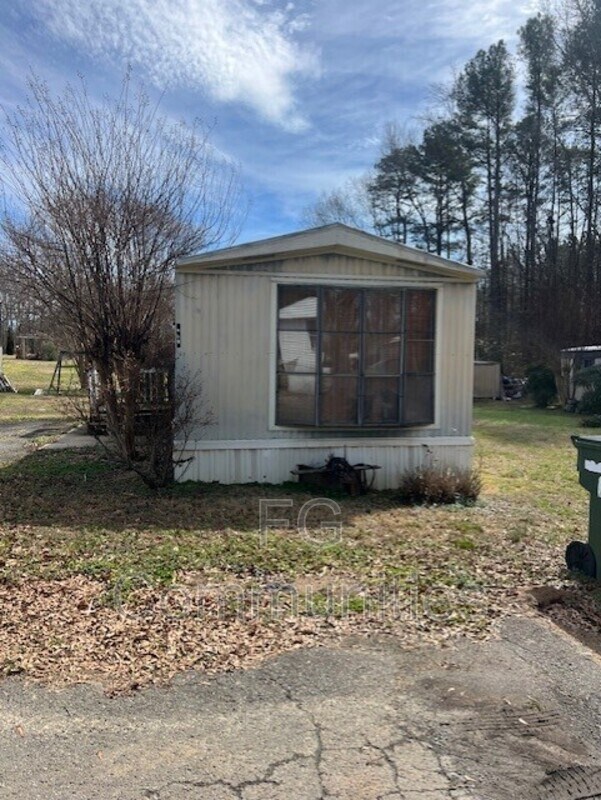 Foto del edificio - 105 Mike Rd