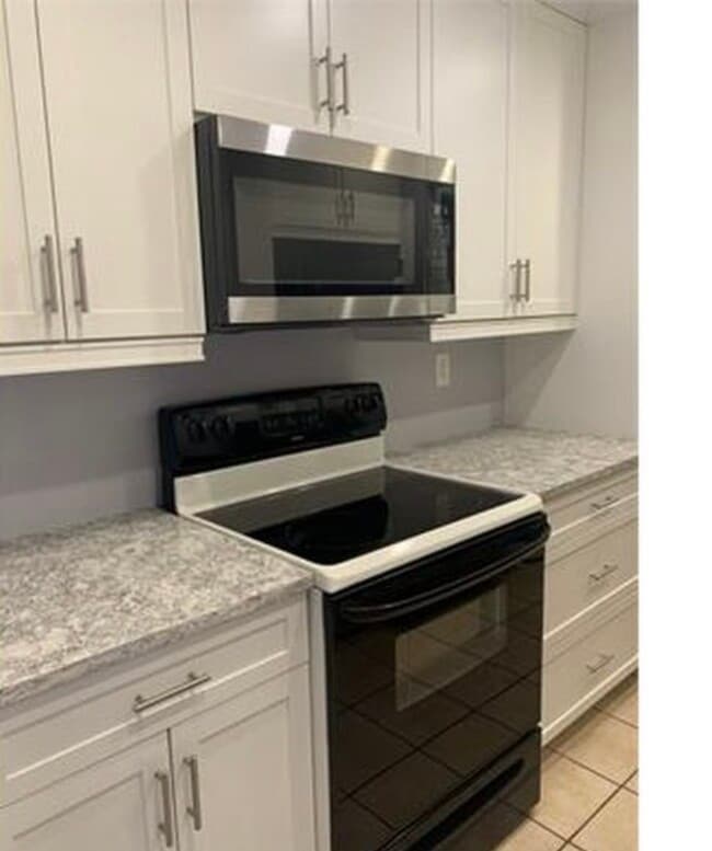 Foto del edificio - 701 Garden Cir