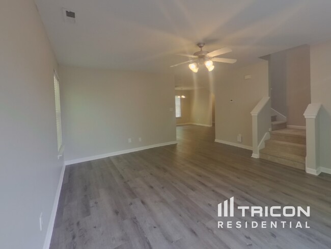 Foto del edificio - 296 Waxberry Ct