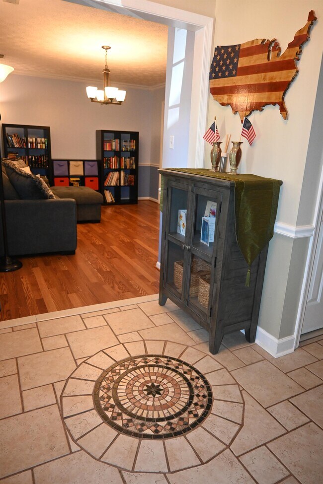 Building Photo - 933 Tabb Lakes Dr