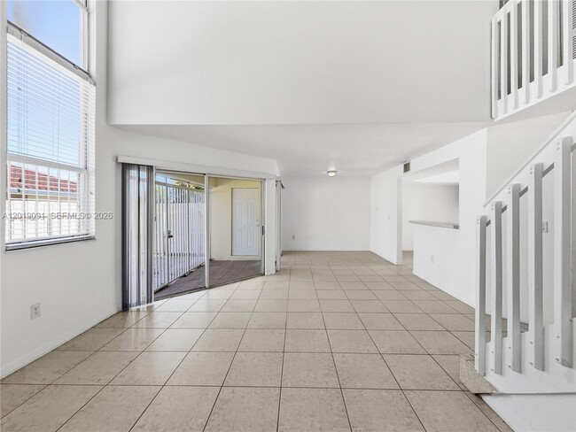 Building Photo - 3002 San Remo Cir