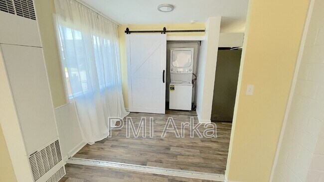 Foto del edificio - 317 Pelly Ave N