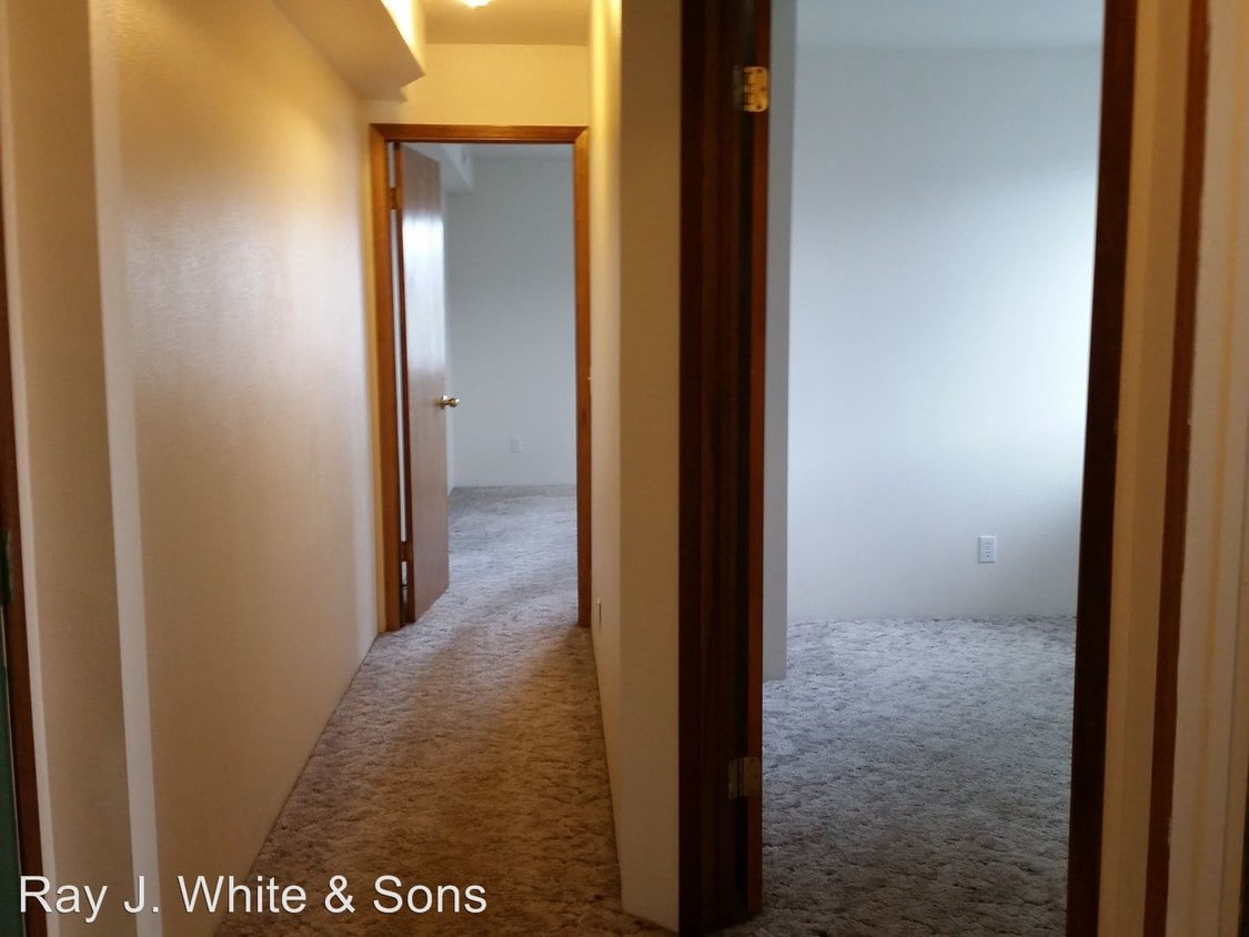 Building Photo - 508 Southway Dr