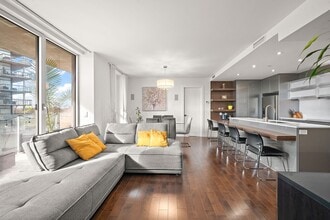 Building Photo - 4001 Rue Elsa-Triolet