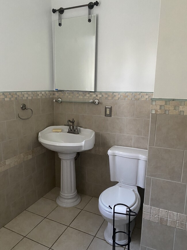 Bathroom - 658 Jefferson St