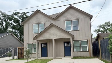 Building Photo - 7034 Smilax St