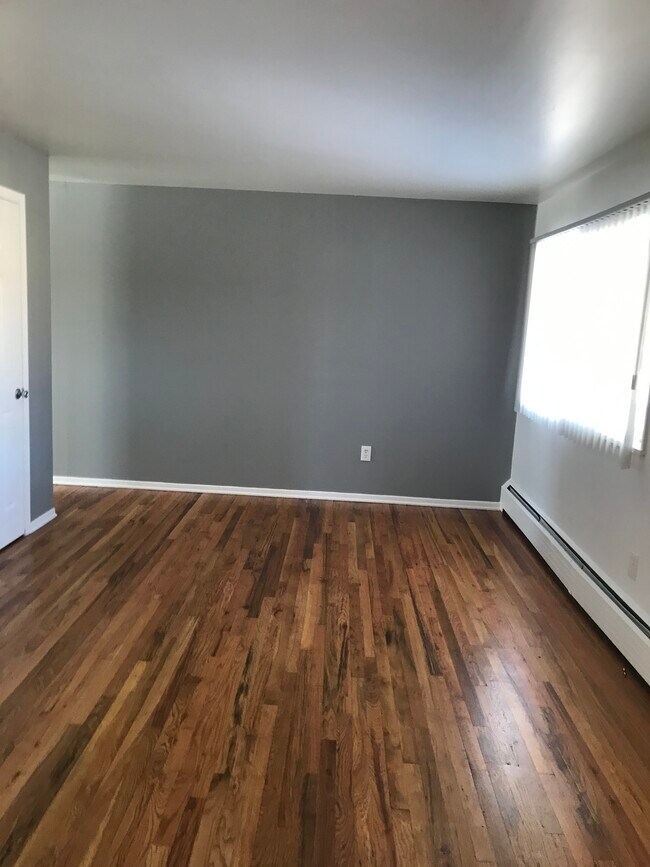 Sala de estar principal - 1334 Marshall St