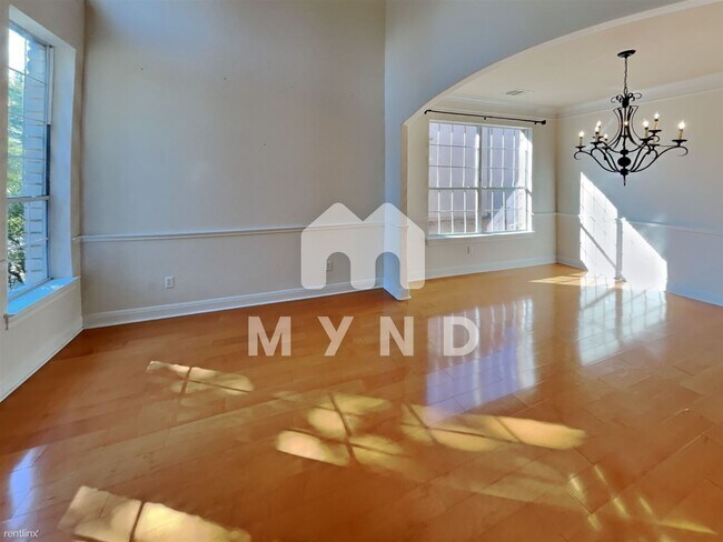 Building Photo - 4 br, 3.5 bath House - 104 Whitley Dr