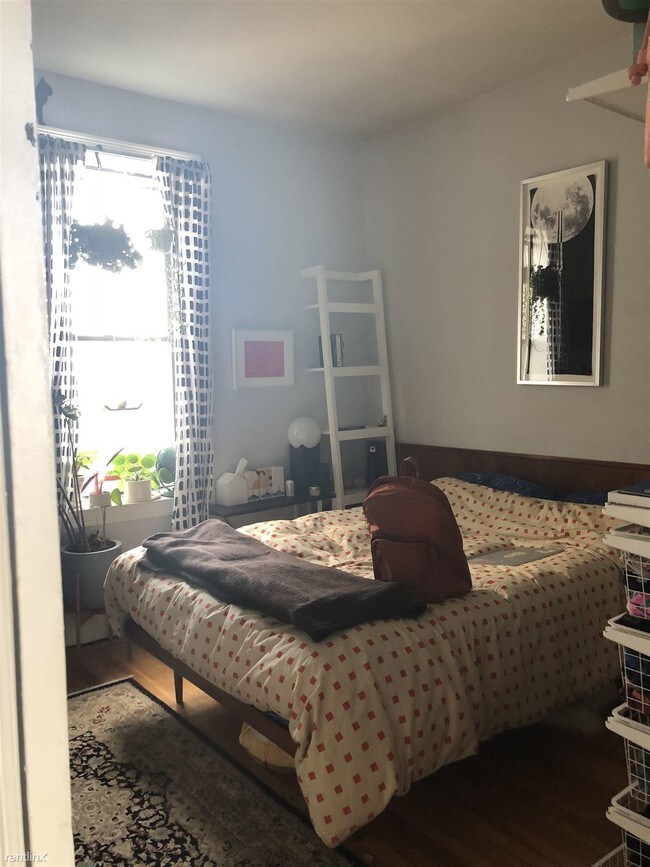 Foto del edificio - 5906 Linden St